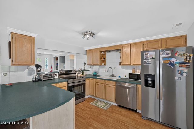 901 Cardinal Road, Southport, NC 28461
