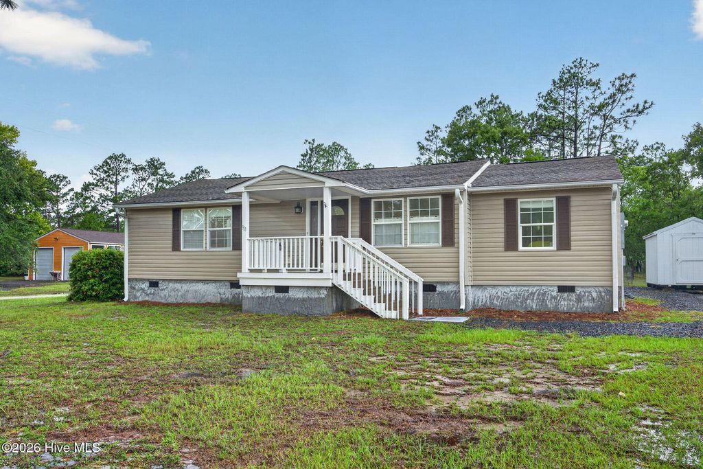 901 Cardinal Road, Southport, NC 28461