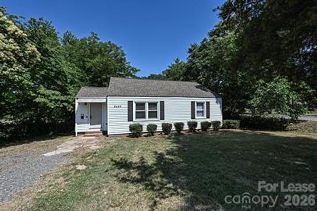2649 Roslyn Avenue, Charlotte, NC 28208