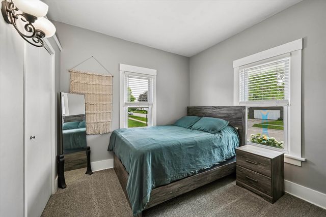 2700 3rd Avenue, Marion, IA 52302