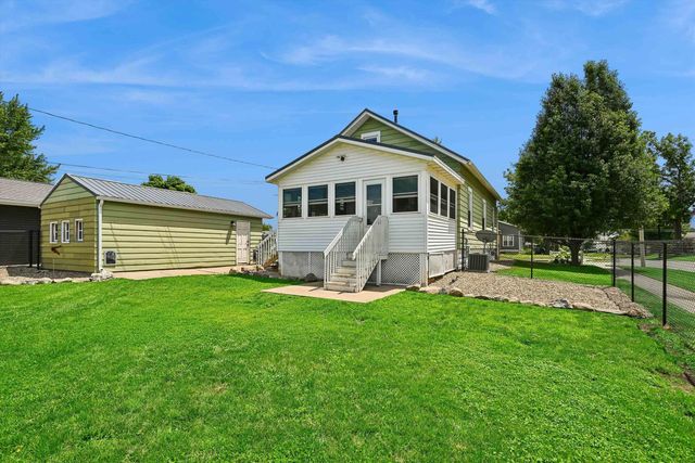 2700 3rd Avenue, Marion, IA 52302