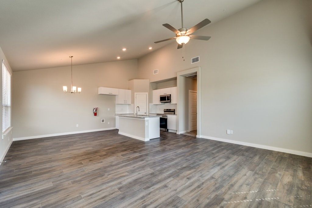 625 Wheatfield Drive, Venus, TX 76084