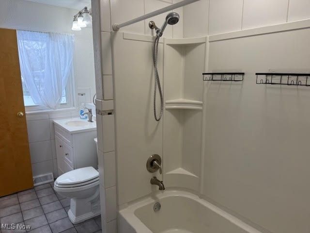 8241 Longview Drive NE, Warren, OH 44484