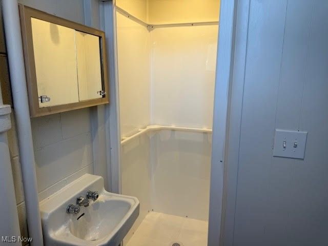 8241 Longview Drive NE, Warren, OH 44484