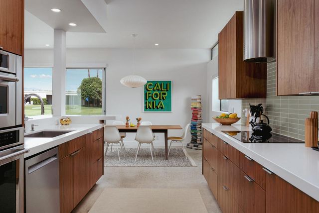 14 Lakeview Circle, Palm Springs, CA 92264