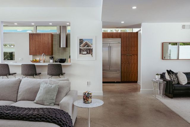 14 Lakeview Circle, Palm Springs, CA 92264