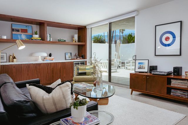 14 Lakeview Circle, Palm Springs, CA 92264
