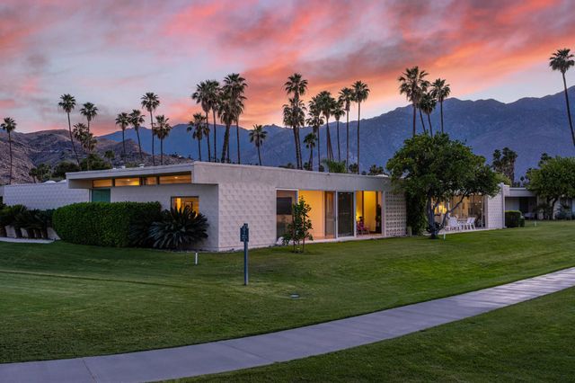 14 Lakeview Circle, Palm Springs, CA 92264