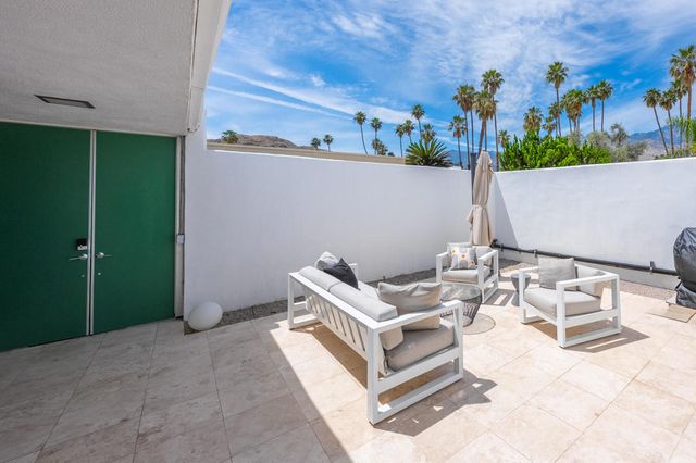 14 Lakeview Circle, Palm Springs, CA 92264