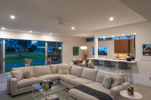 14 Lakeview Circle, Palm Springs, CA 92264