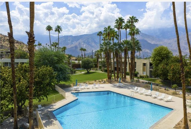 14 Lakeview Circle, Palm Springs, CA 92264