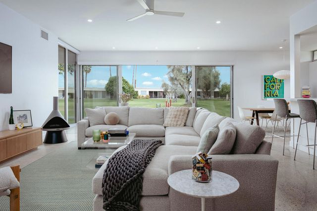 14 Lakeview Circle, Palm Springs, CA 92264