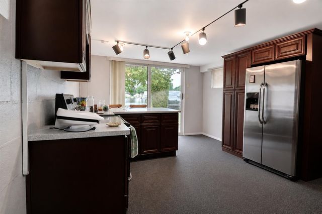 230 Duryeas Point, Michigan Center, MI 49254