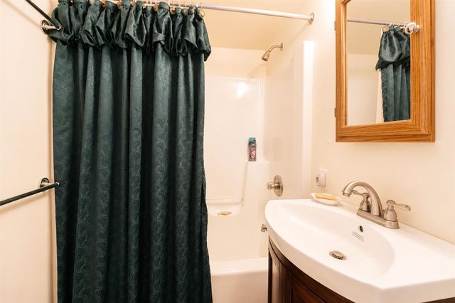 230 Duryeas Point, Michigan Center, MI 49254