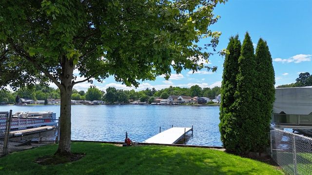 230 Duryeas Point, Michigan Center, MI 49254