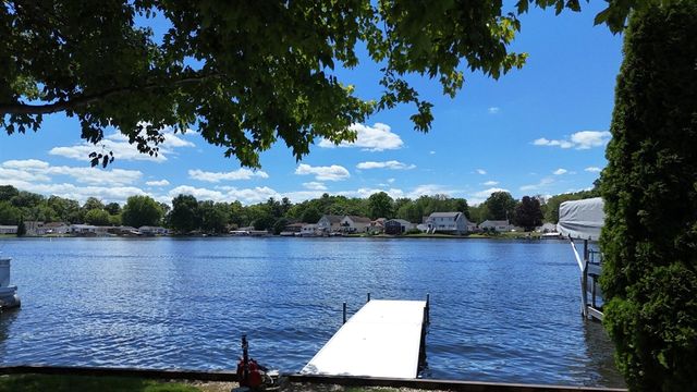 230 Duryeas Point, Michigan Center, MI 49254