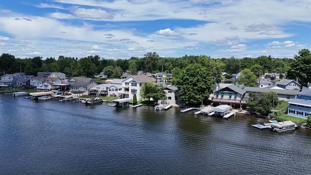 230 Duryeas Point, Michigan Center, MI 49254