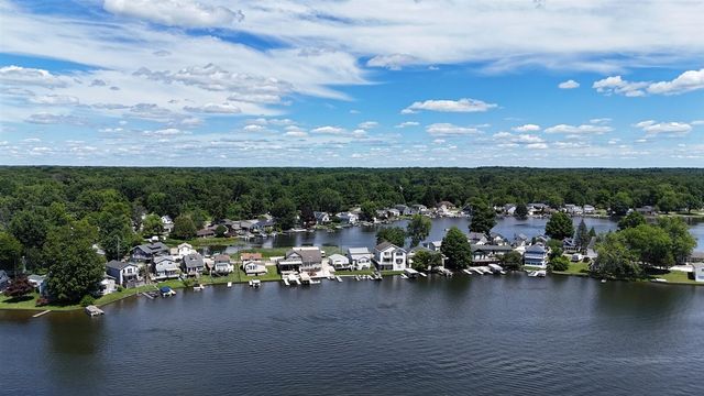 230 Duryeas Point, Michigan Center, MI 49254