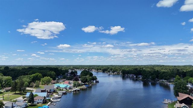 230 Duryeas Point, Michigan Center, MI 49254