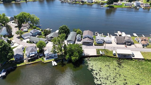 230 Duryeas Point, Michigan Center, MI 49254