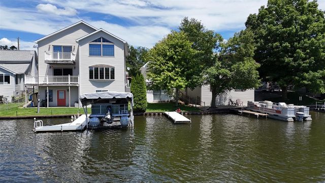 230 Duryeas Point, Michigan Center, MI 49254