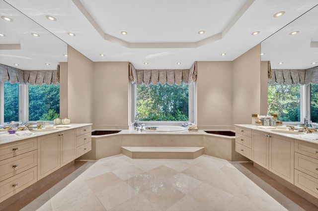 40 Triton Way, Mashpee, MA 02649