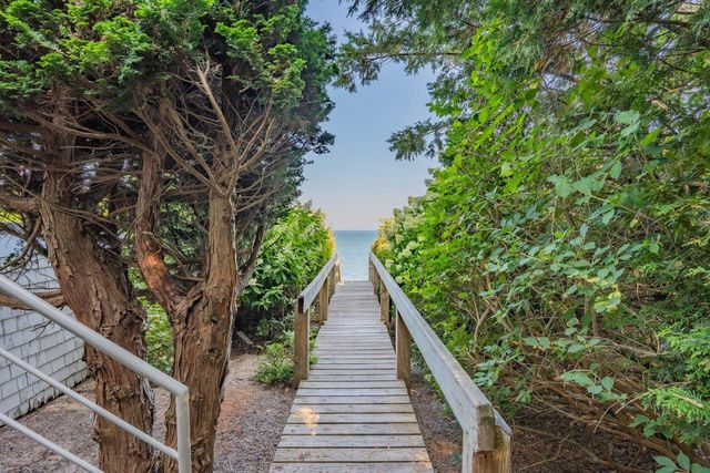 40 Triton Way, Mashpee, MA 02649