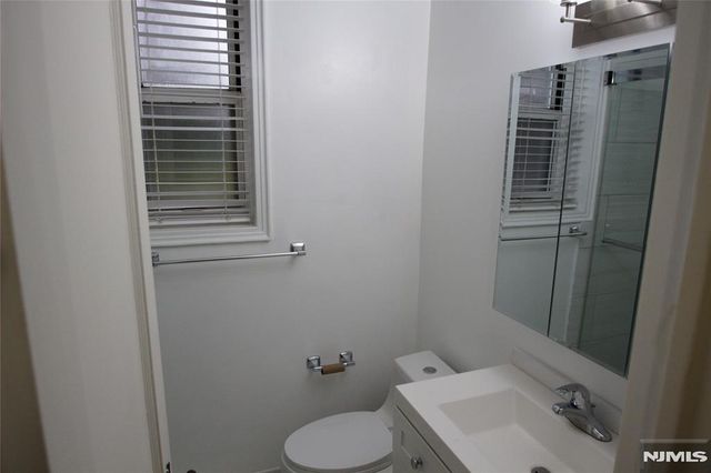 975-995 Teaneck 1M, Teaneck, NJ 07666