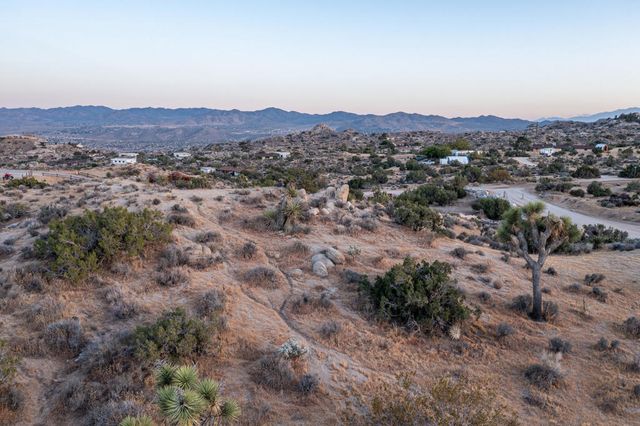 56765 Sable Court, Yucca Valley, CA 92284