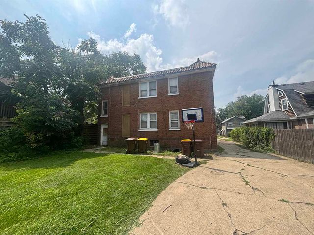 1315 N COURT Street, Rockford, IL 61103