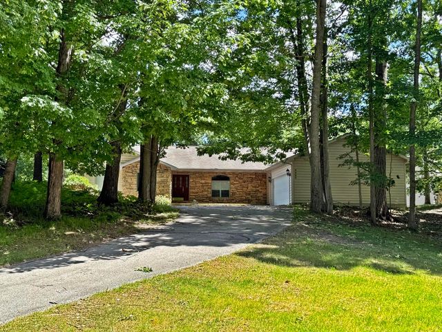 8980 Canyon Springs Court, Morton Twp, MI 49346