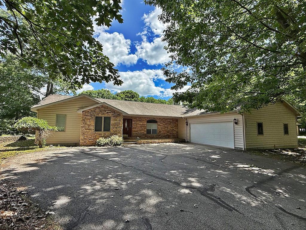 8980 Canyon Springs Court, Morton Twp, MI 49346