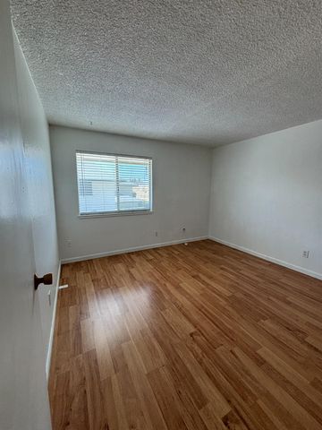 4929 N Winery Avenue, Fresno, CA 93726