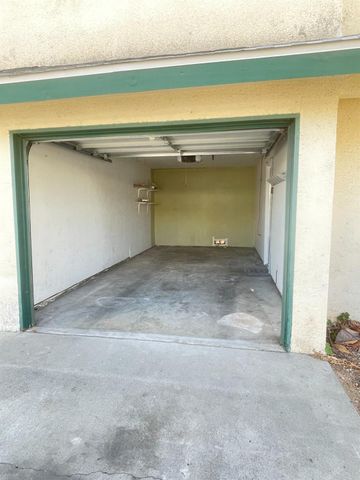 4929 N Winery Avenue, Fresno, CA 93726