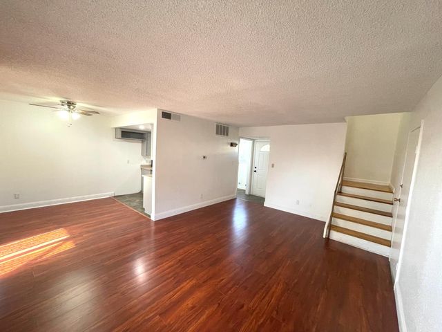 4929 N Winery Avenue, Fresno, CA 93726