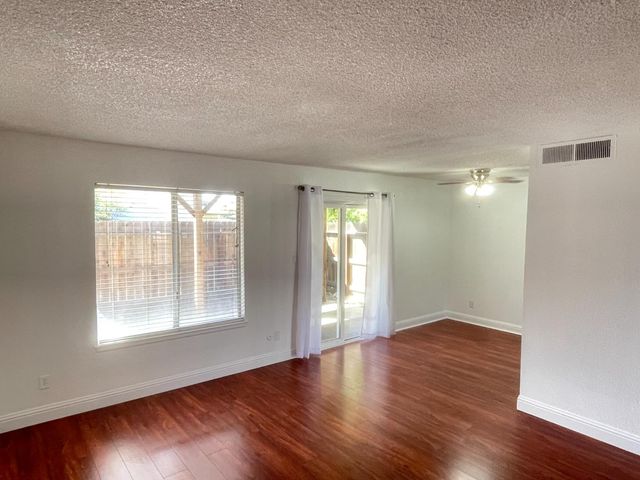 4929 N Winery Avenue, Fresno, CA 93726