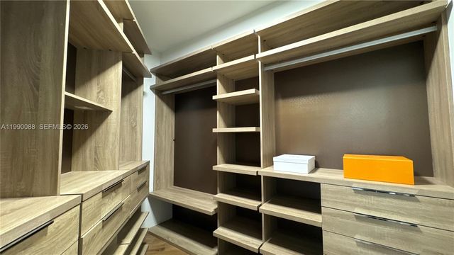 20000 E Country Club Drive 1016, Aventura, FL 33180