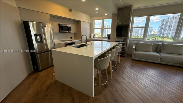 20000 E Country Club Drive 1016, Aventura, FL 33180