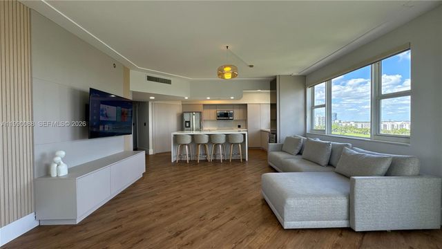 20000 E Country Club Drive 1016, Aventura, FL 33180