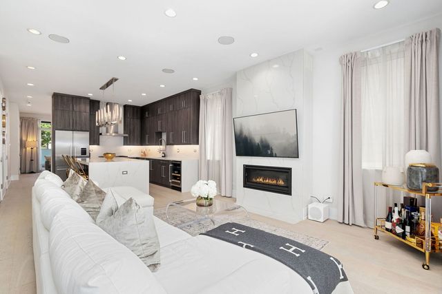 1848 N California Avenue 1, Chicago, IL 60647