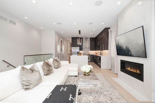 1848 N California Avenue 1, Chicago, IL 60647