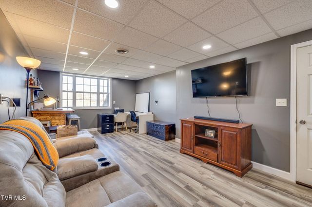 104 Chickasaw Circle, Church Hill, TN 37642