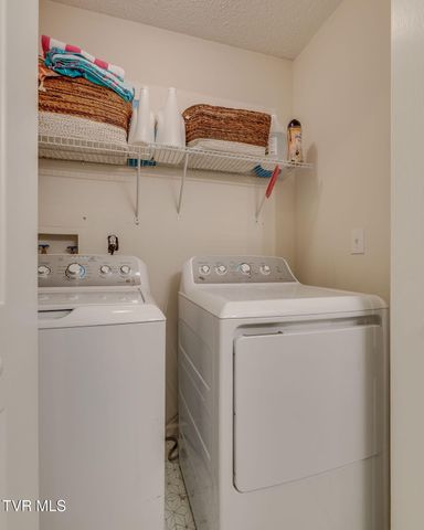 104 Chickasaw Circle, Church Hill, TN 37642