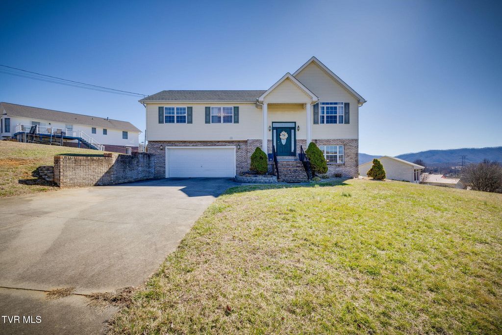 104 Chickasaw Circle, Church Hill, TN 37642