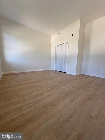 865 W LANCASTER AVE, Bryn Mawr, PA 19010