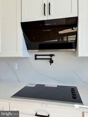 865 W LANCASTER AVE, Bryn Mawr, PA 19010