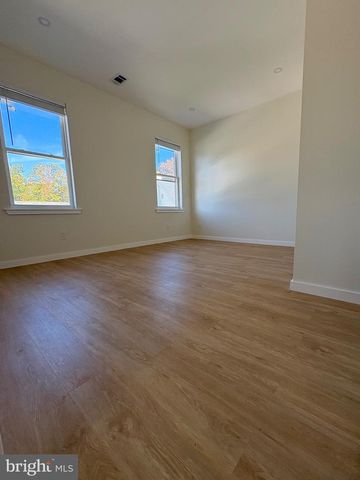 865 W LANCASTER AVE, Bryn Mawr, PA 19010