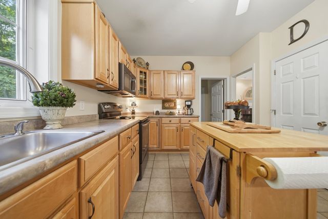 43 Emerson Road, Chester, NH 03036