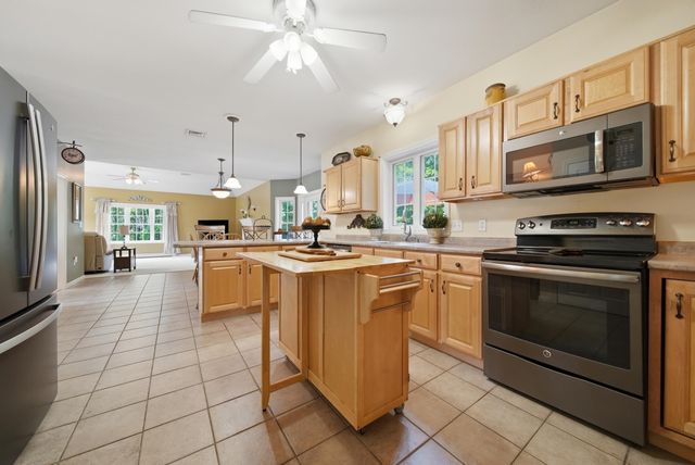 43 Emerson Road, Chester, NH 03036