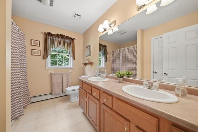 43 Emerson Road, Chester, NH 03036